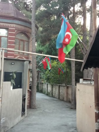 Bayrağımız  qürur mənbəyimizdir