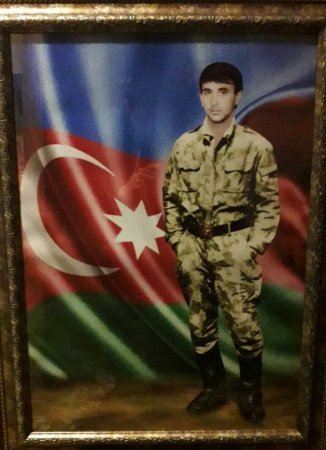 Mina ana hələdə oğul yolu gözləyir... Mina ana hələdə oğul yolu gözləyir...