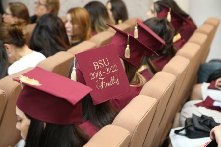 Bakı Slavyan Universitetində məzun günü qeyd olunub (FOTO)
