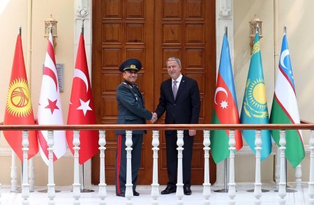 Zakir Həsənov Türkiyənin müdafiə naziri ilə görüşüb - FOTO Zakir Həsənov Türkiyənin müdafiə naziri ilə görüşüb - FOTO