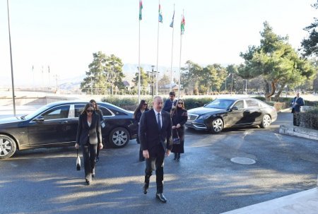 Prezident İlham Əliyev, Birinci xanım Mehriban Əliyeva və ailə üzvləri Xankəndidə səs veriblər (FOTO