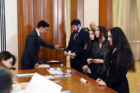 Prezident İlham Əliyev, Birinci xanım Mehriban Əliyeva və ailə üzvləri Xankəndidə səs veriblər (FOTO