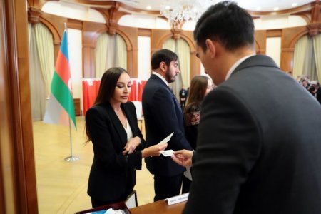 Prezident İlham Əliyev, Birinci xanım Mehriban Əliyeva və ailə üzvləri Xankəndidə səs veriblər (FOTO